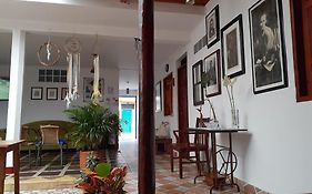 Hostal La Comedia
