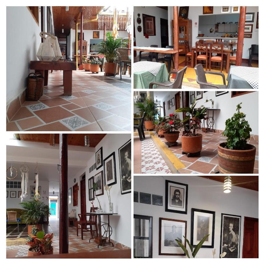 Hostal La Comedia Jardín Exterior photo