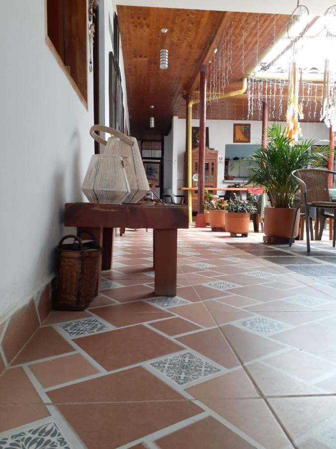 Hostal La Comedia Jardín Exterior photo